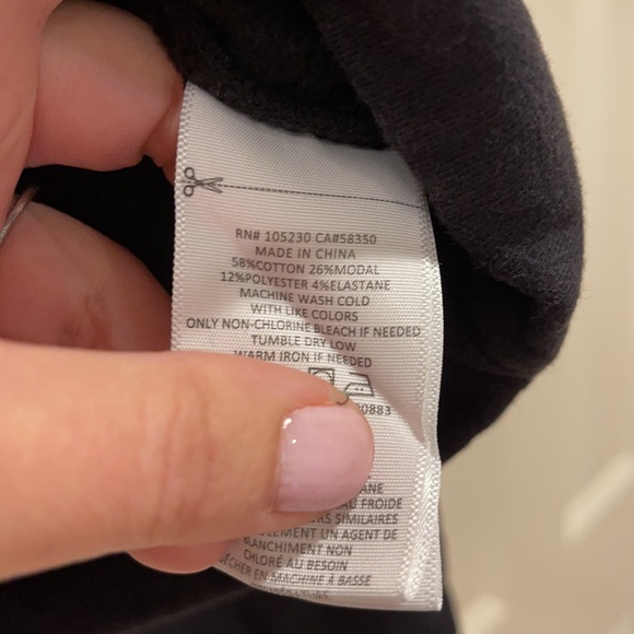 Joie Ashton Sweatshirt in Caviar 🖤 Comfy chic! - Picture 8 of 8